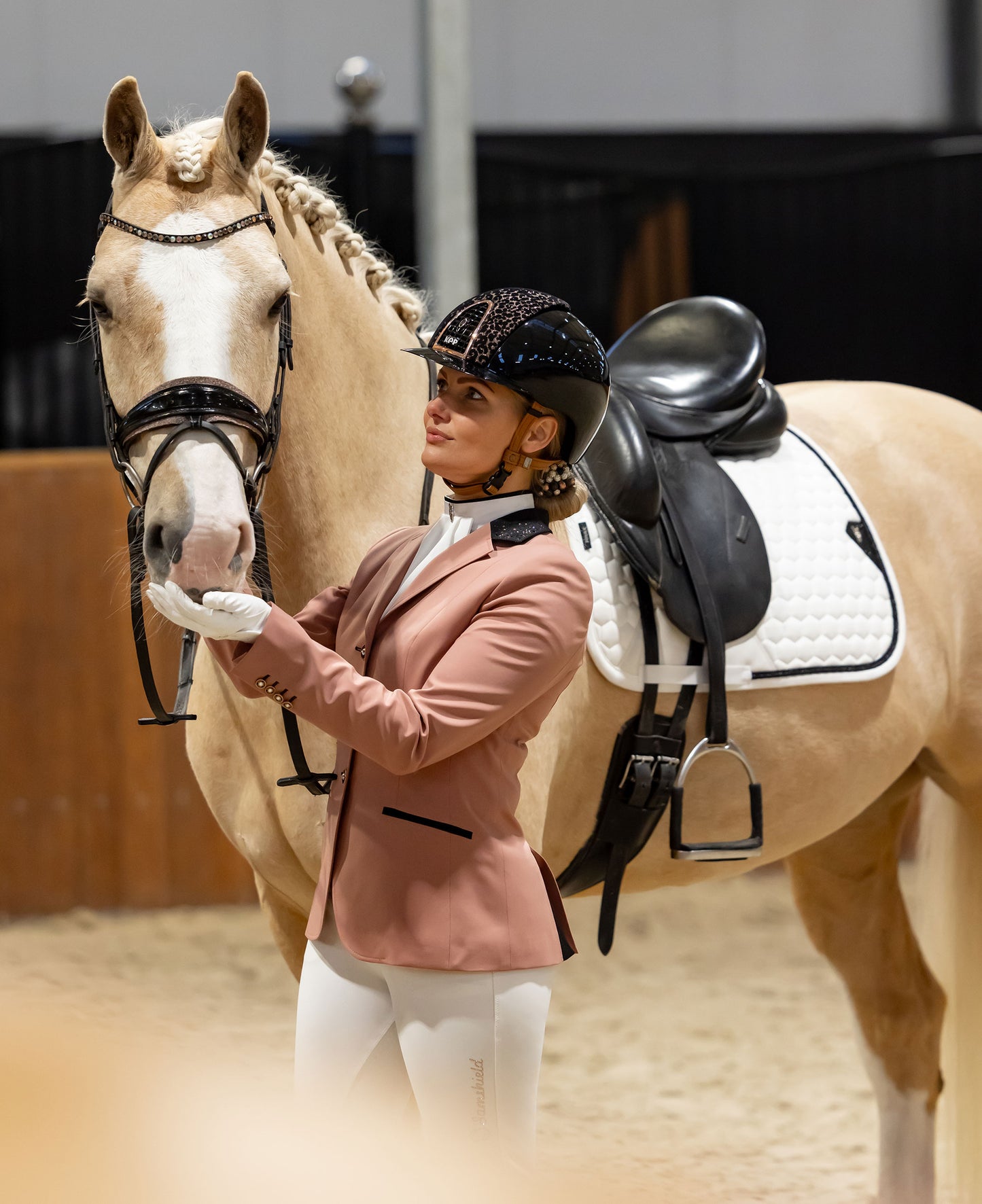 JuulC wit wedstrijd zadeldek dressuur full